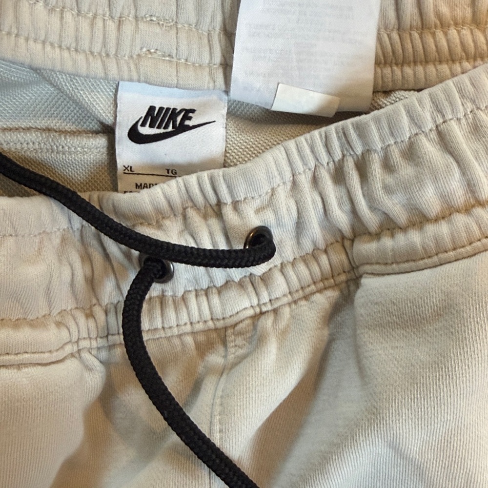 Nike Joggers size XL - Picture 5 of 5